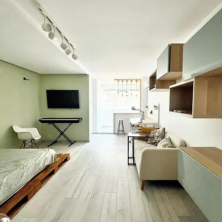 Green Studio Apartment Bucharest